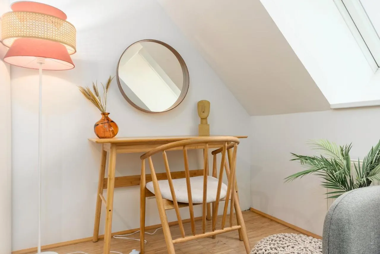 Apartment Penthouse, 3 Separate Bedrooms, 2 Min To U6 Nussdorfer Strasse Vienna Austria