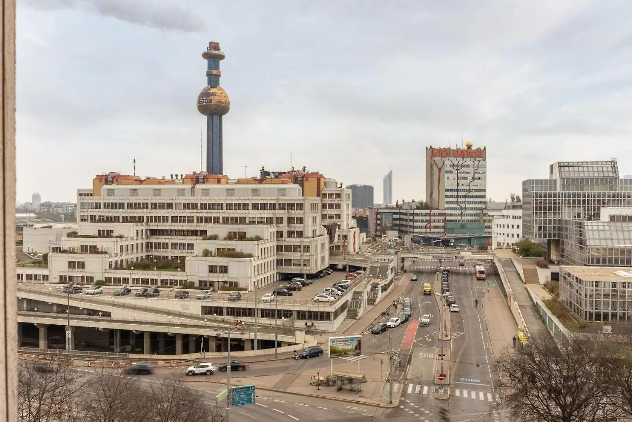 Penthouse, 3 Separate Bedrooms, 2 Min To U6 Nussdorfer Strasse Vienna 0*,  Austria