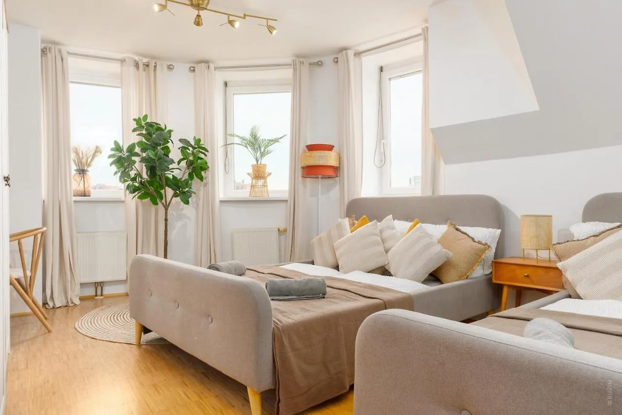 Apartment Penthouse, 3 Separate Bedrooms, 2 Min To U6 Nussdorfer Strasse Vienna